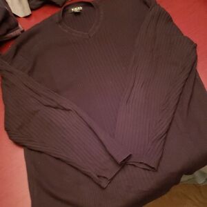 Dockers Men's V-Neck Sweater in Deep Brown